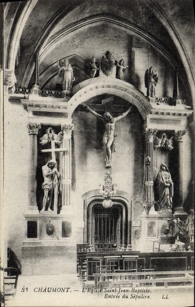 Chaumont — Die Kirche Saint-Jean-Baptiste. Eingang zum Grab — LL - Vorderseite