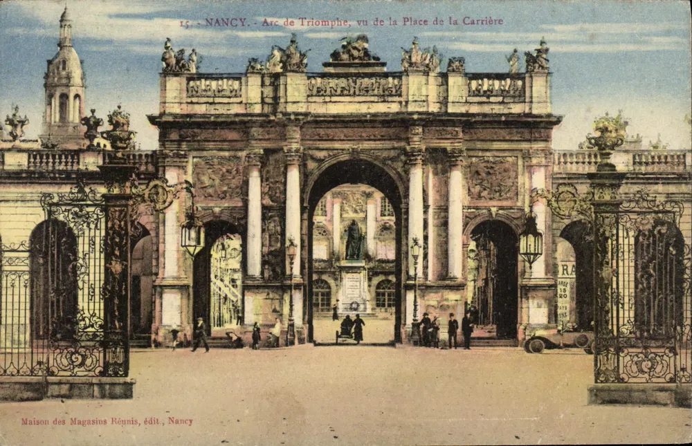 NANCY - Arc de Triomphe, von der Place de la Carrière aus gesehen — Maison des Magasins Réunis, Verlag Nancy - Vorderseite