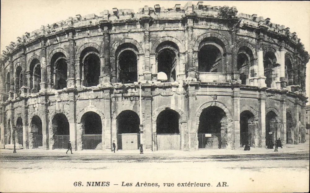 Nîmes — Die Arenen, Außenansicht — AR. - Vorderseite