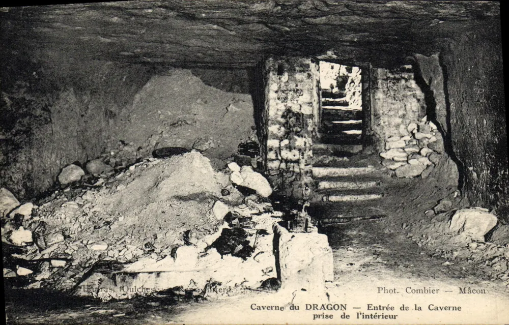 Höhle des DRAGONS — Eingang der Höhle von innen — Phot. Combier — Mâcon - Vorderseite