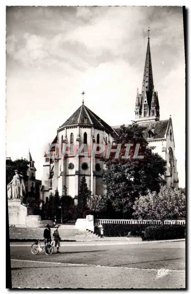 Kirche Saint-Martin und Kriegsdenkmal — Pau — C.A.P. Paris - Vorderseite