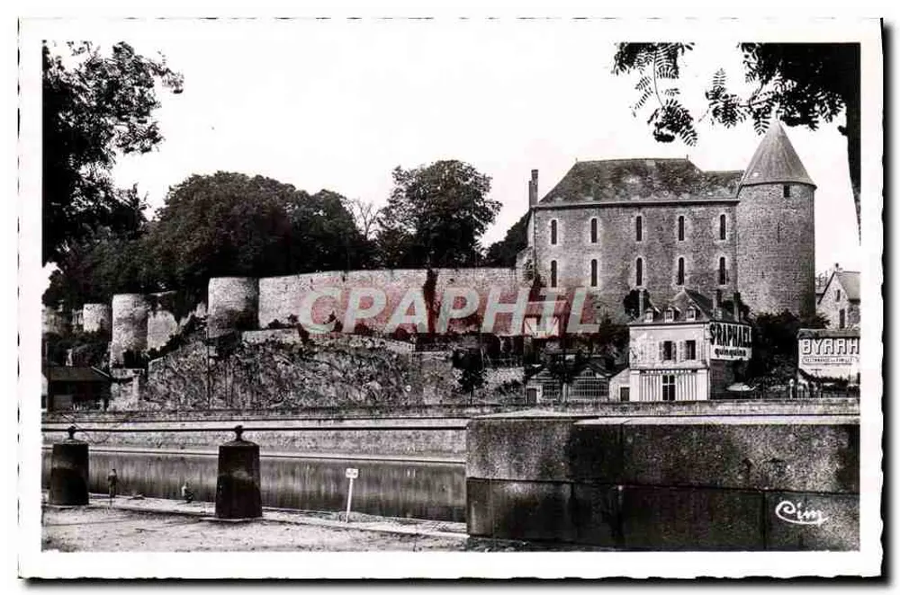 Mayenne (Mayenne) — O Velho Castelo, séculos XIII e XVI — Fotografia Verdadeira, M. M. NACON - Frente