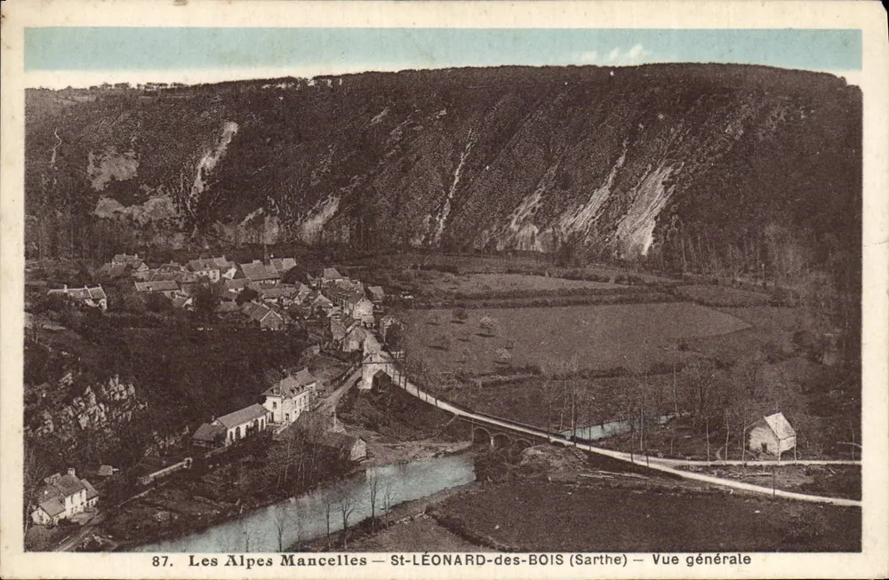 Die Mancelles-Alpen — St-Léonard-des-Bois (Sarthe) — Allgemeiner Blick - Vorderseite