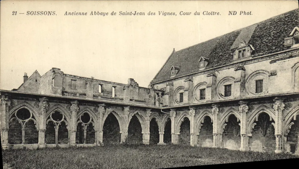 Soissons — Alte Abtei Saint-Jean des Vignes, Hof des Klostergangs — ND Phot. - Vorderseite