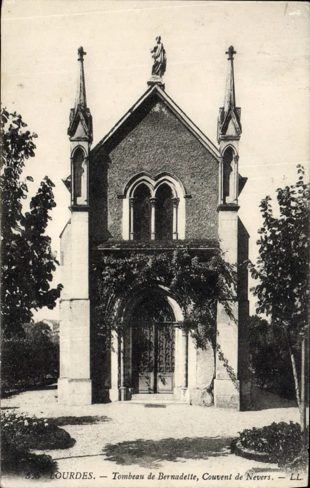 Túmulo de Bernadette — Convento de Nevers — LL - Frente