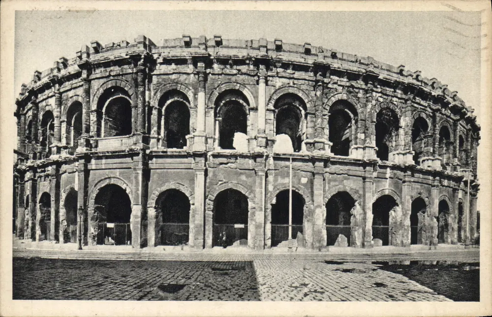 Nîmes (Gard) — Les Arènes (nâté Ousset) — Edição A. Rebaudier - Nîmes - Frente