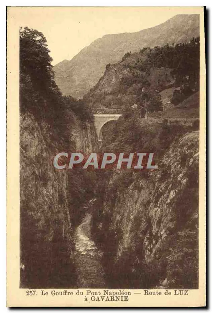 Der Gouffre du Pont Napoléon — Route von LUZ nach GAVARNIE - Vorderseite