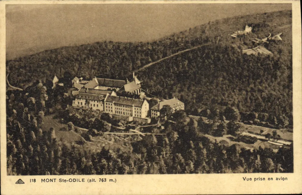 Mont Ste-Odile (Höhe 763 m.) — Luftbild — C° des Arts, Straßburg - Vorderseite