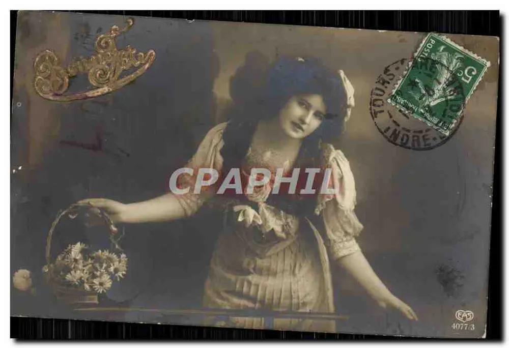 Junge Frau mit Blumenkorb — Antike Ansichtskarte — Verlag 'Bouquet' Nr. 4077.3 - Vorderseite