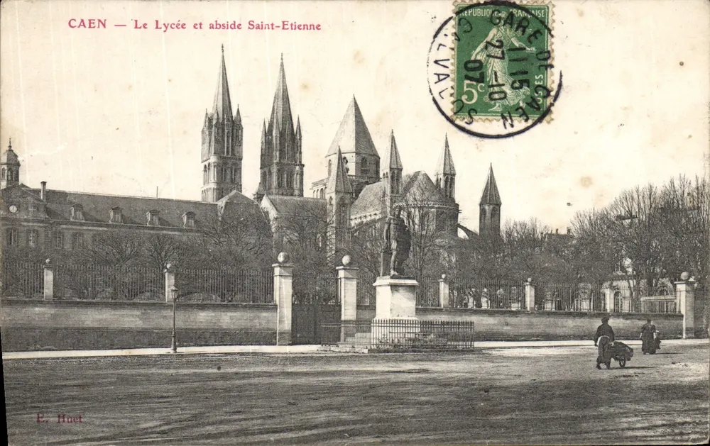CAEN — O Liceu e abside de São Etienne — E. Huet - Frente