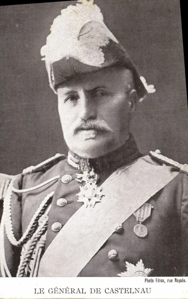 O General de Castelnau — retrato militar — Foto Firou, rua Royale - Frente