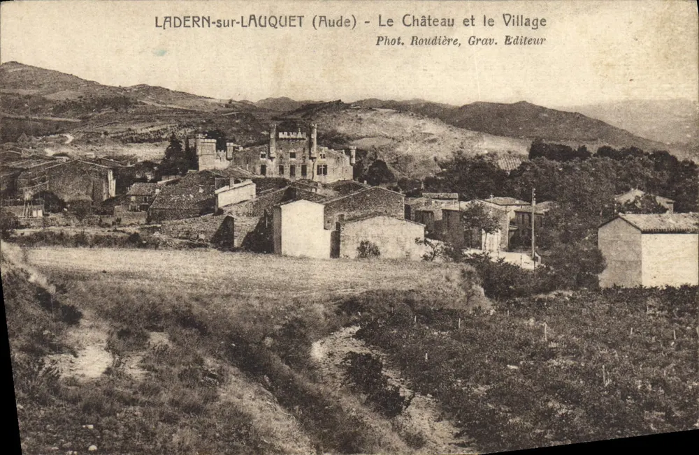LADERN-sur-LAUQUET (Aude) - Ansicht des Schlosses und des Dorfes — Foto. Roudière, Kupferst. Verleger - Vorderseite