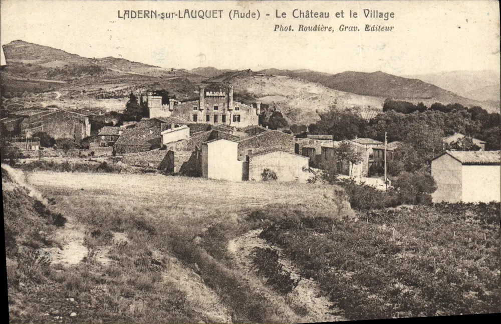 LADERN-sur-LAUQUET (Aude) - Schloss und Dorf — Foto. Roudière, Grav. Verleger - Vorderseite