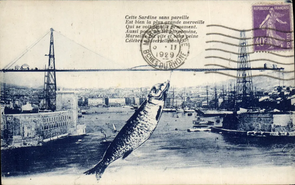 Marseille — Vista do Velho Portos com o ponte do Ródano e uma sardinha gigante — editor não visível - Frente