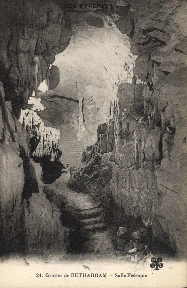 Grottes de BETHARRAM — Salle Féérique — Les Pyrénées - Frente