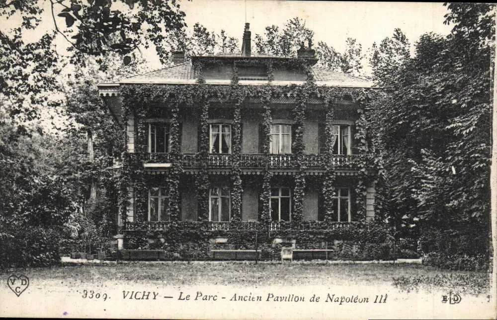 Vichy — Der Park — Ehemaliger Pavillon von Napoleon III — Verlag VD, Nr. 3309 - Vorderseite