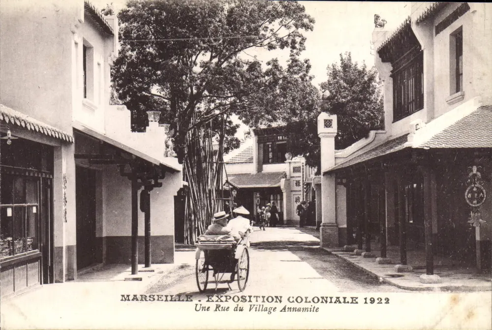 Marseille — Kolonialausstellung 1922 — Eine Straße im Annamiten-Dorf - Vorderseite