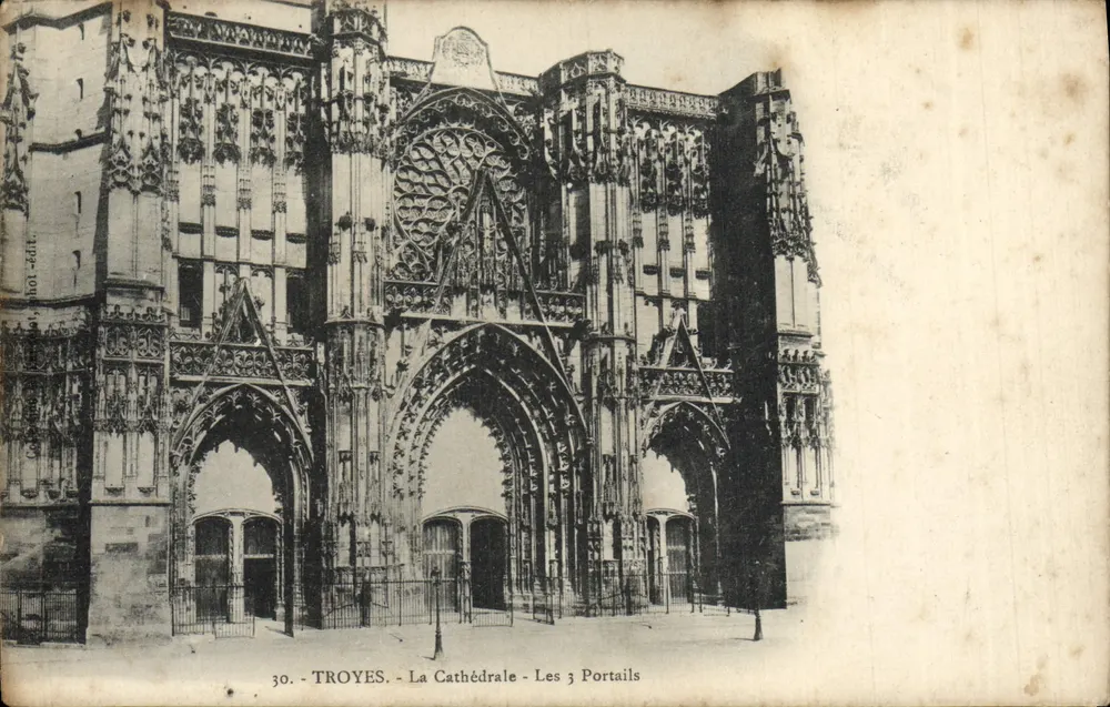 Troyes - A Catedral - Os 3 Portais — editor TROYES, n°30 - Frente