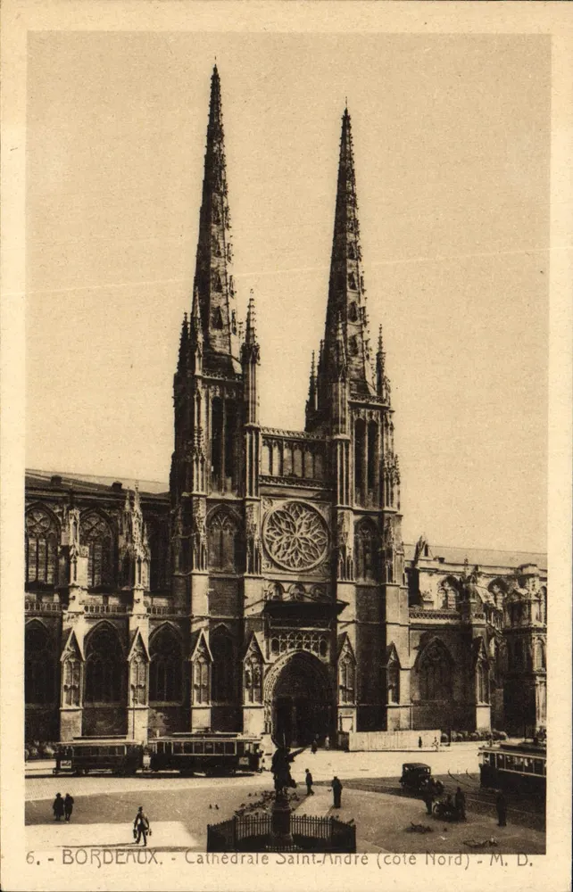 Bordeaux - Catedral de São André (lado Norte) - M. D. - Frente