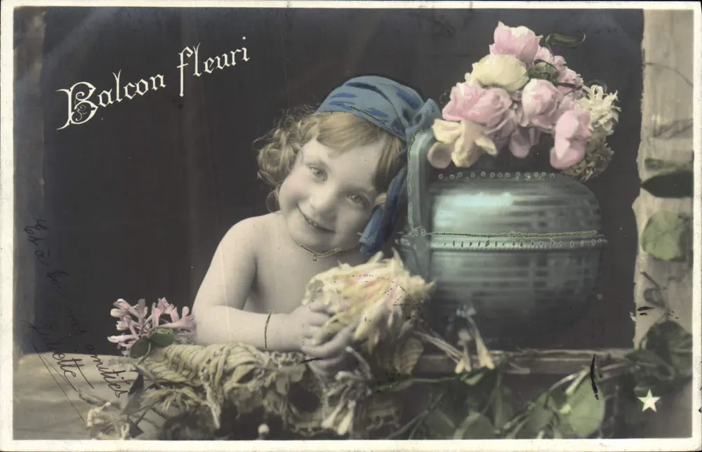 Balcon florido — Criança sorridente com buquê — Editor: L. G. (Série N. 785) - Frente