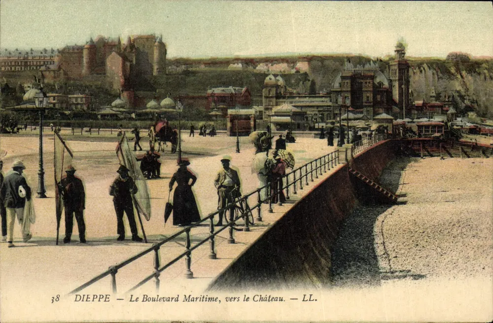 Dieppe — Der Maritime Boulevard, Richtung Schloss — LL. — n°38 - Vorderseite