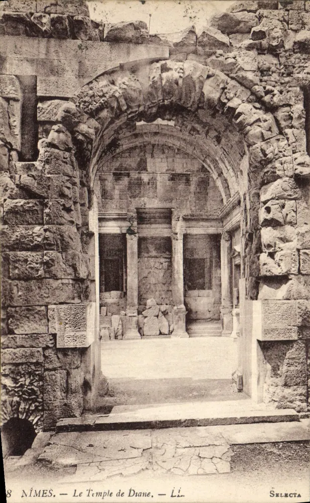 Nîmes — Le Temple de Diane — Sélecta - Frente