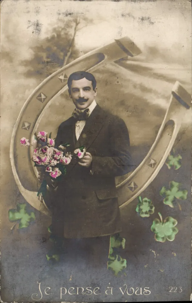 Mann mit Rosenbouquet — Schuh und Klee-Design — unbekannter Verlag, Nr. 223 - Vorderseite