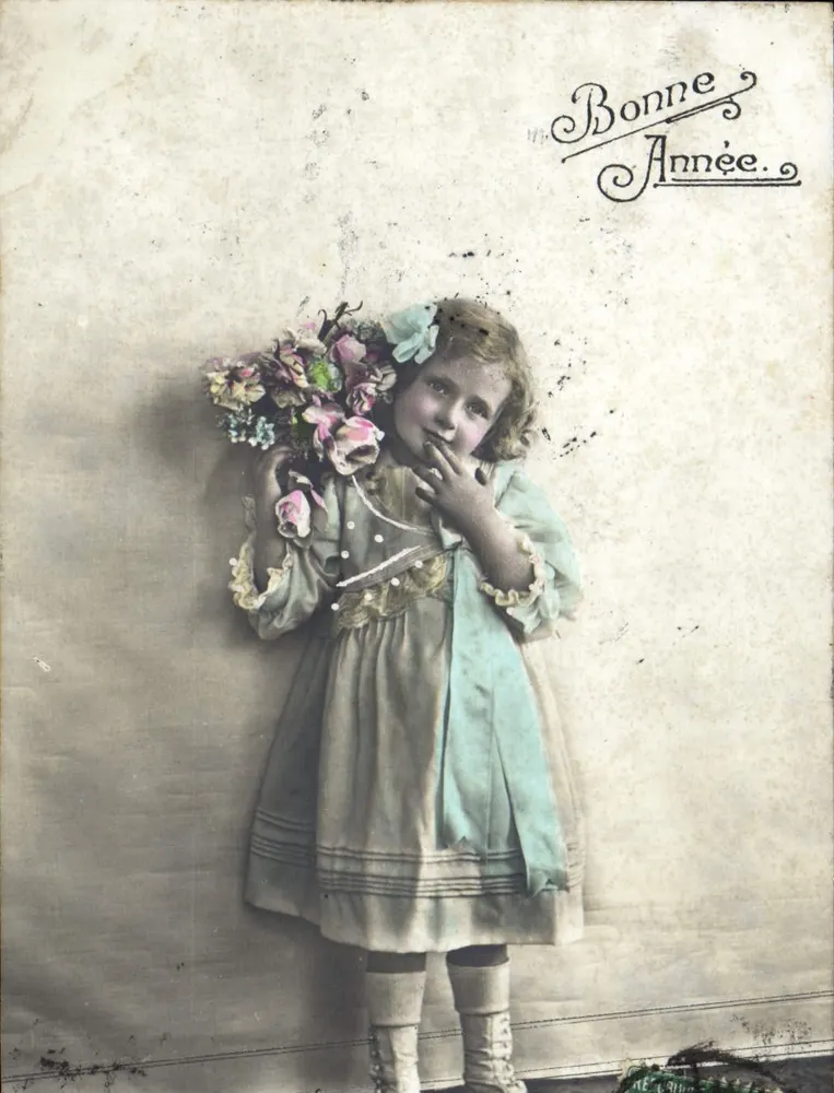 Mädchen mit Blumenstrauß — Frohe Weihnachten — Nr. 4910 - Vorderseite