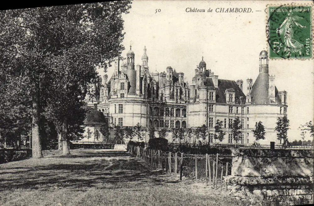 Castelo de CHAMBORD — vista do castelo com árvores e cerca — editor desconhecido, n° 50 - Frente