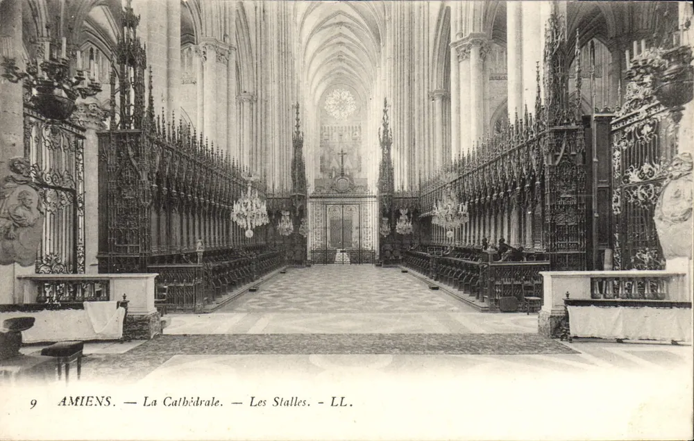 Amiens — A Catedral — Os Stalles — LL. - Frente