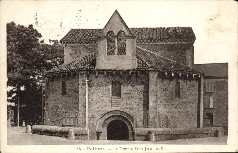 Poitiers — O Templo São João — A.B. n°28 - Frente