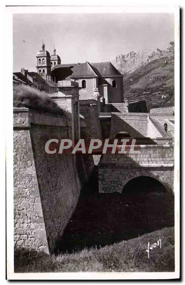 Briançon (Hautes-Alpes) — La Porte de Pignerol und die Collegiate Notre-Dame — Les Éditions d'Art, Paris - Vorderseite