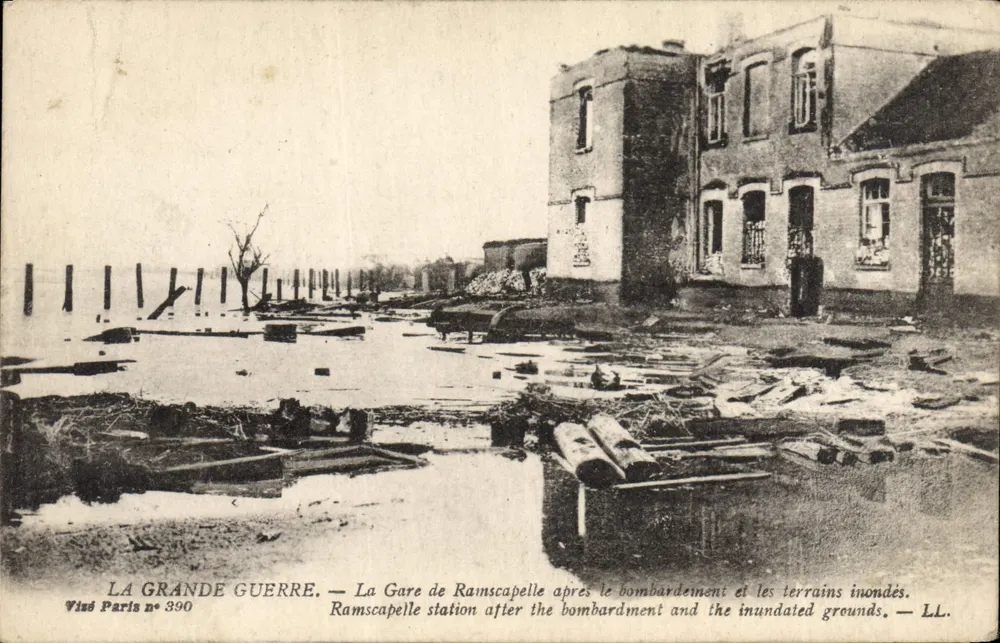 Ramscapele — Zerstörte Station nach Bombardement und überschwemmte Gelände — Visé Paris n°390 - Vorderseite