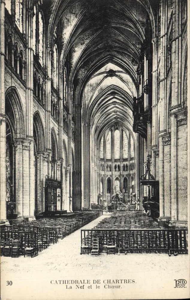 Catedral de Chartres — A Nave e o Coro — JND Fot. - Frente