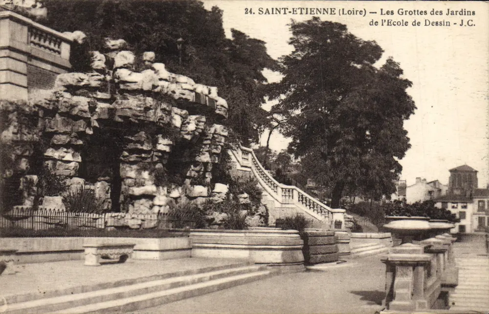Saint-Étienne (Loire) — Die Höhlen der Gärten der Zeichenschule - J.C. - Vorderseite
