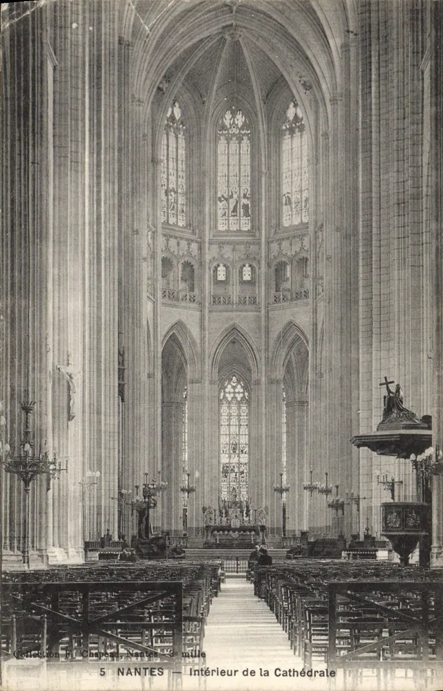 NANTES — Interior da Catedral — Coleção F. Chapeau, Nantes, série 5 - Frente