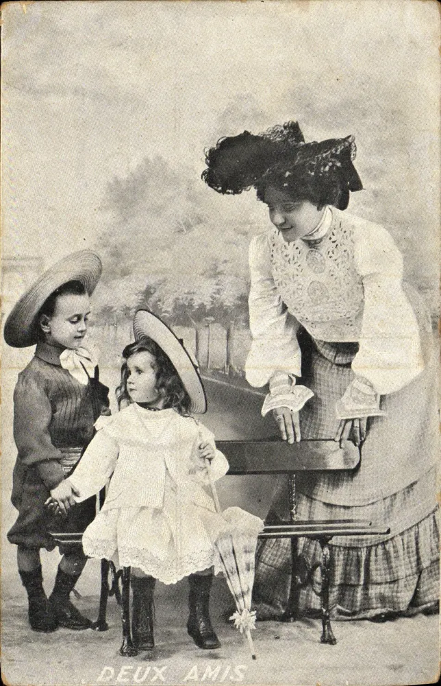 Zwei Freunde — Zwei Kinder und eine Frau — Vincent Mahéas, Saint-Brieuc - Vorderseite