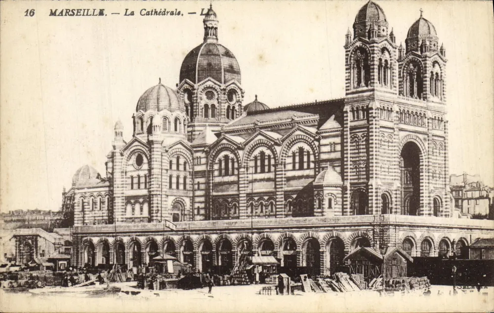 Marselha — A Catedral — Editor não identificado, n° de série 16 - Frente