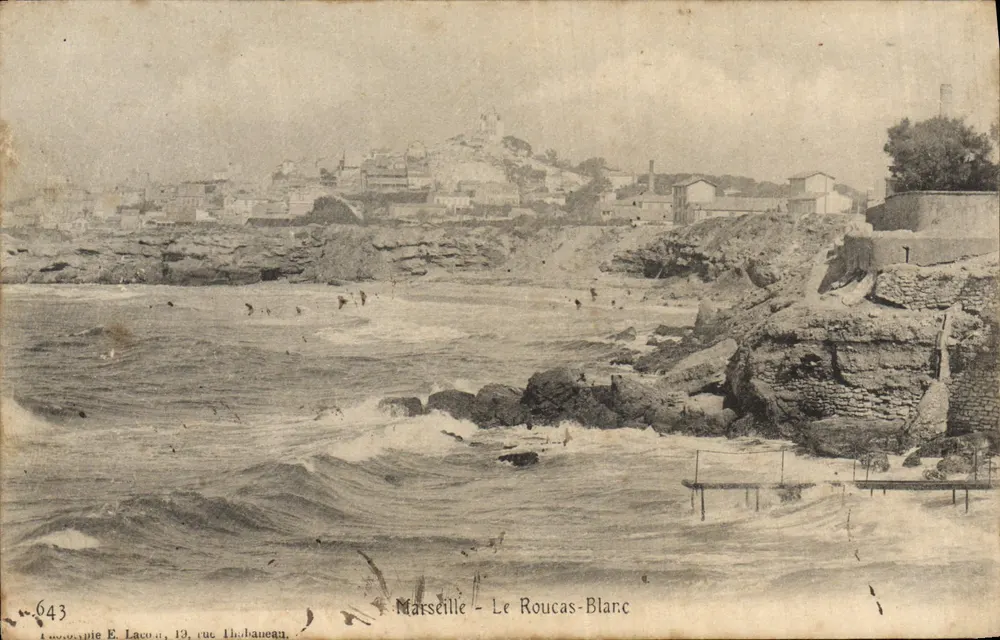 Marseille - Le Roucas-Blanc — vista da costa rochosa com banhistas — Lithografia E. Laco, 13, rue Thubaneau, n°643 - Frente