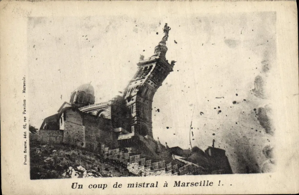 Um forte vento de mistral em Marselha! — Foto Bourre, edição 22, rua Pavillon, Marselha - Frente