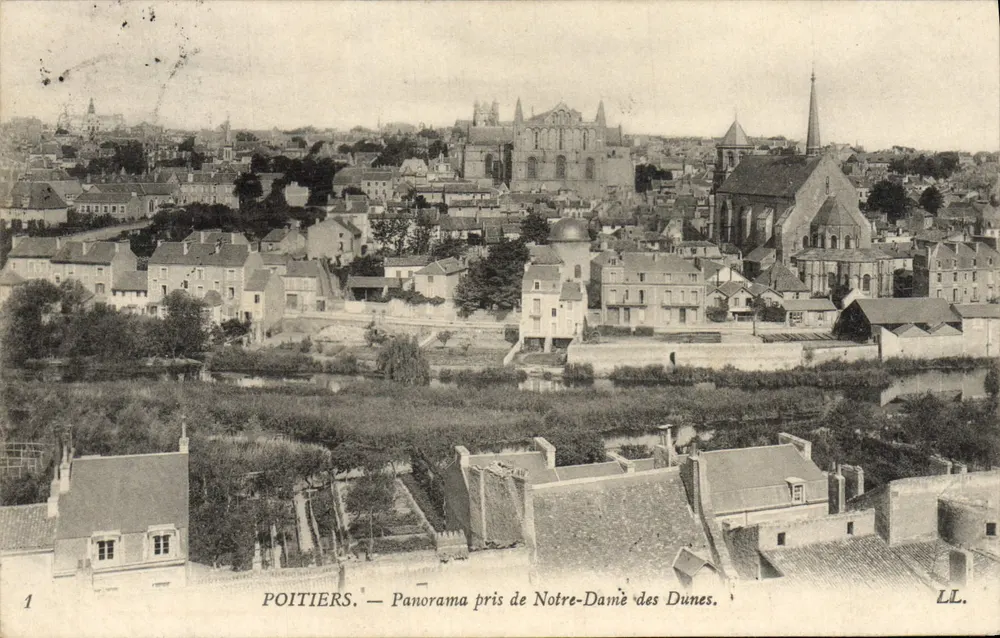 Poitiers — Panorama aus Notre-Dame des Dunes — LL. - Vorderseite