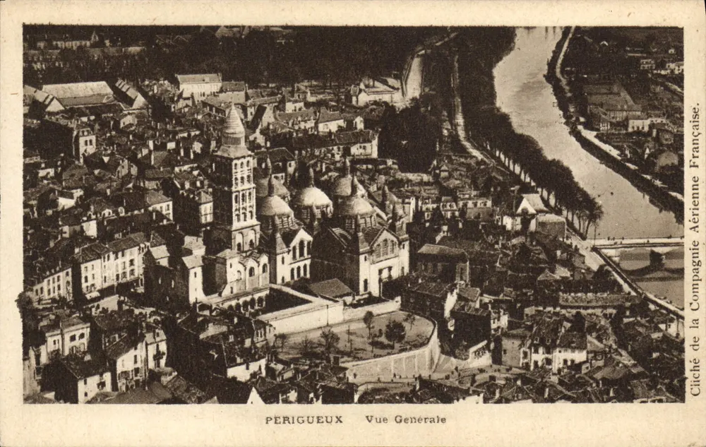 Périgueux — Vista Geral — Cliché da Compagnie Aérienne Française - Frente