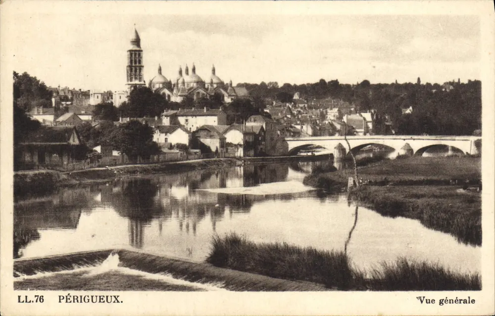 Périgueux — Vista geral — LL.76 — Editor : - Frente
