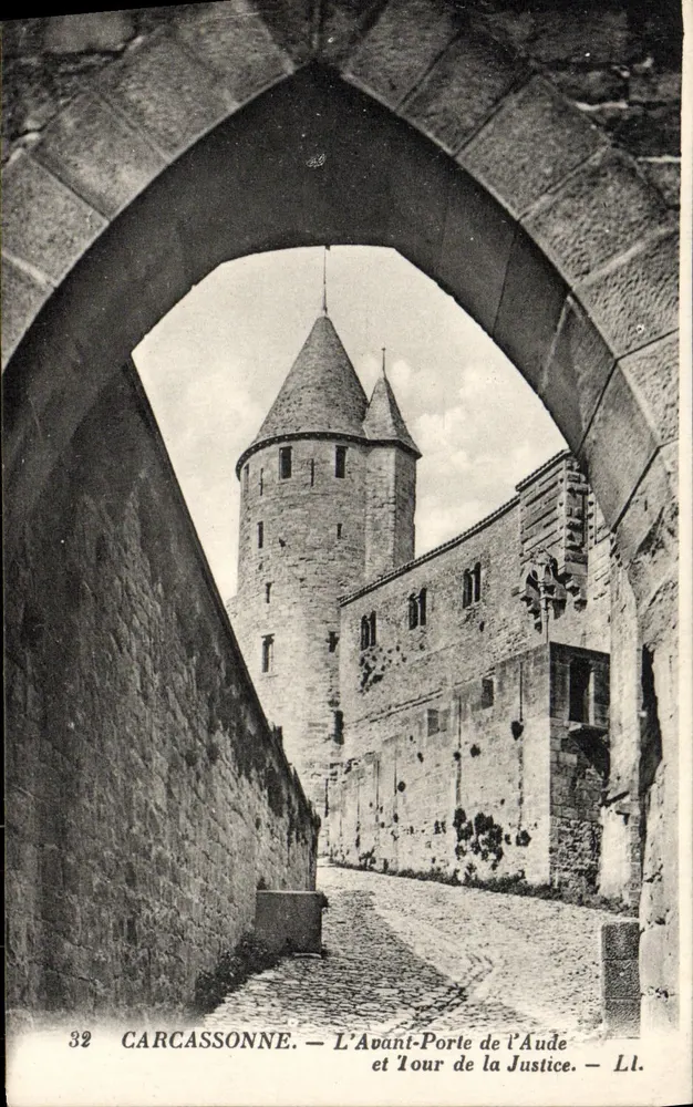 Carcassonne — Die Avant-Porte der Aude und Turm der Gerechtigkeit — L.L. - Vorderseite
