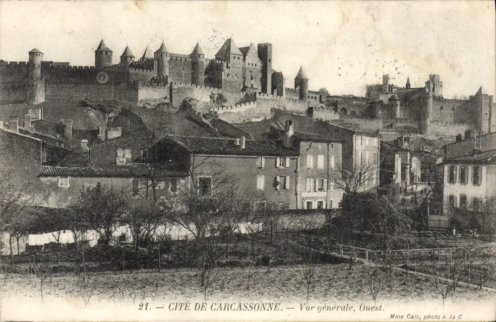 Cidade de Carcassonne — Vista geral, Oeste — Mme Cais, foto à C - Frente