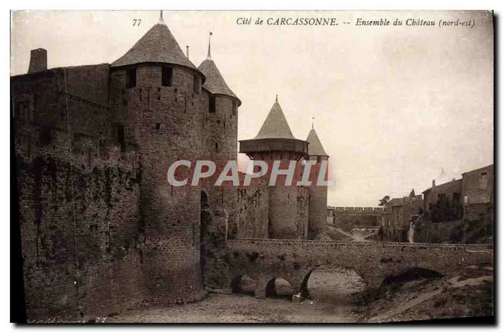 Cidade de CARCASSONNE. -- Conjunto do Castelo (nordeste) — Editor: A. Léonard, n° 77 - Frente