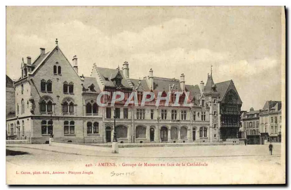 Amiens - Gruppe von Häusern vor der Kathedrale — L. Caron, Fotoverlag, Amiens - Jongla-Platten, Nr. 440 - Vorderseite