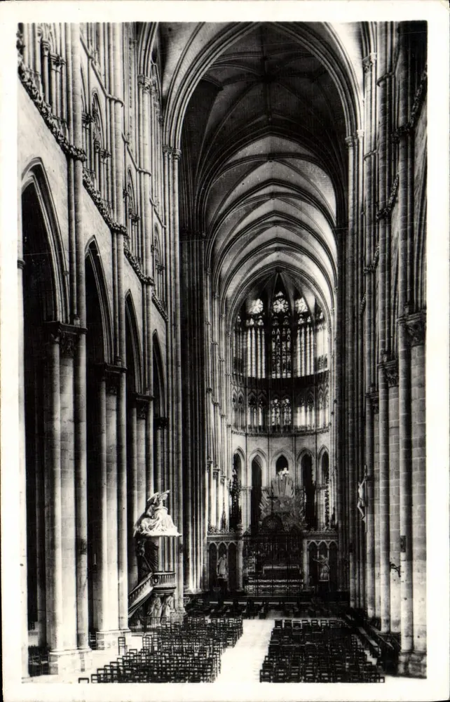 Amiens — A Catedral — A Nave — Levy & Nauden, Paris - Frente