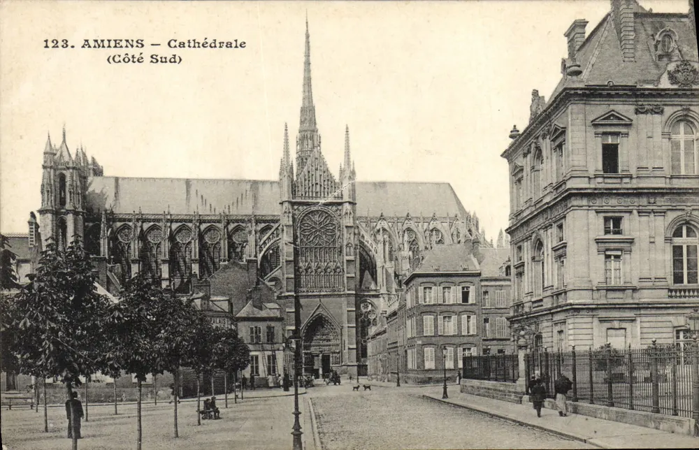 Amiens — Catedral (Lado Sul) — L. Caroy, editor de fotos, Amiens - Frente