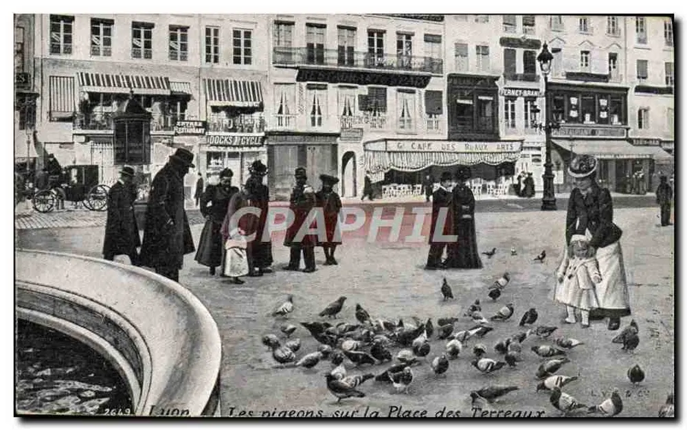 Die Tauben auf der Place des Terreaux — Lyon — Verlag unbekannt, Seriennummer 69 - Vorderseite